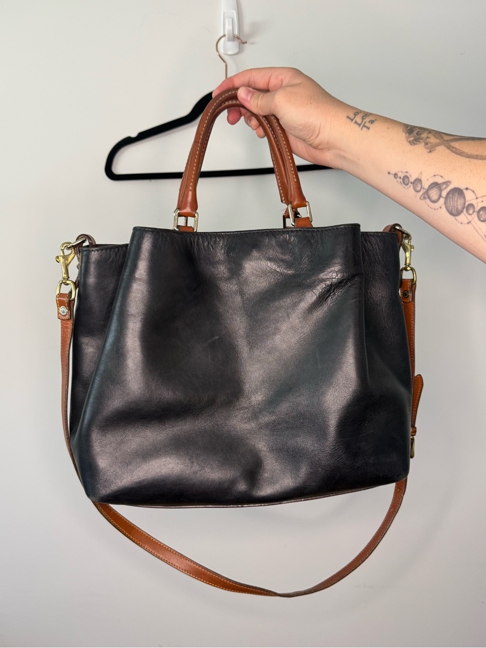 Dooney & Bourke City Large Barlow Satchel - Picture 3 of 14